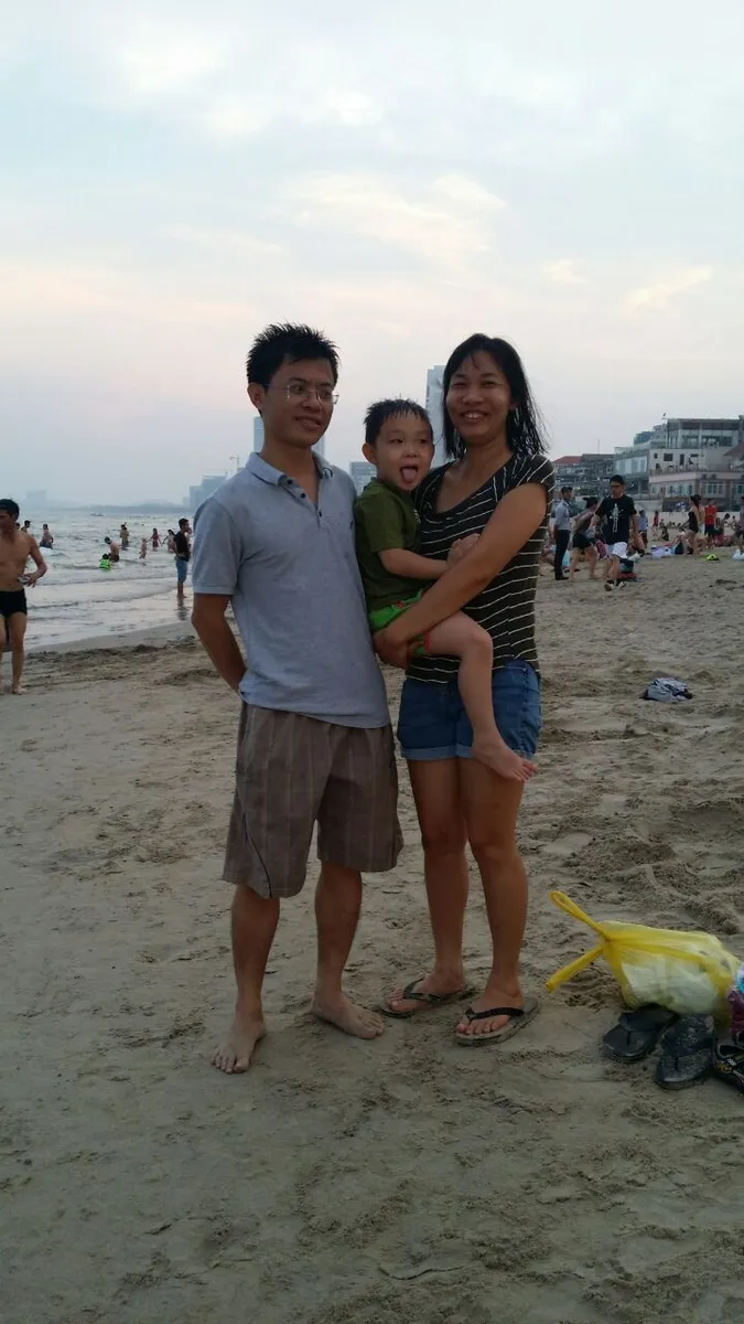 Nguyễn Văn Kiên bên gia đình