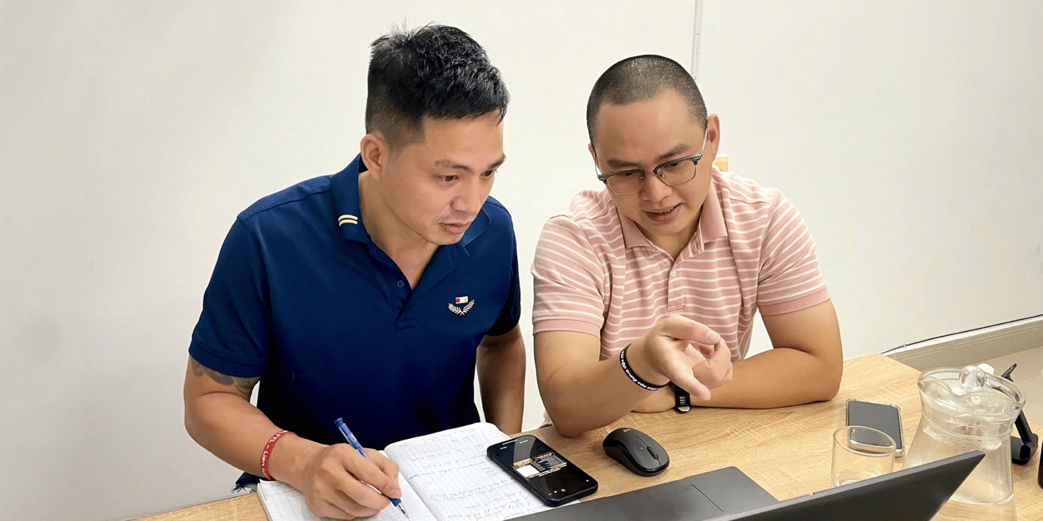 Văn Nguyễn Felix làm việc cùng Vưu Xuân Hào